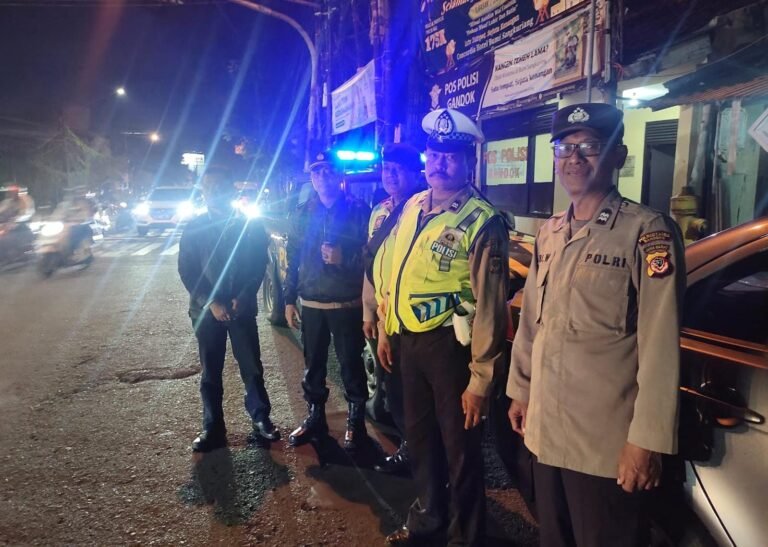 Polsek Cidadap Gencarkan Patroli Malam Sampai Dini Hari Antisipasi C.3 dan Kejahatan Lainnya
