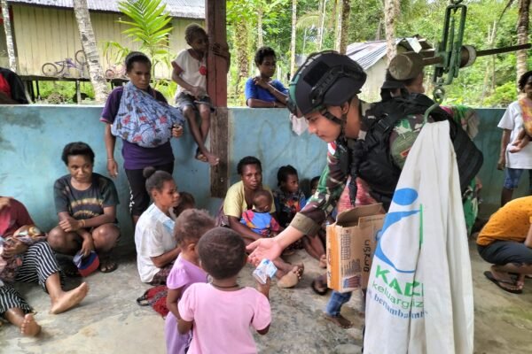 Berikan Kemudahan Masyarakat Peroleh Pelayanan Kesehatan, Satgas Yonif 310/KK Gelar Posyandu WhatsApp Image 2024 05 17 at 22.35.44
