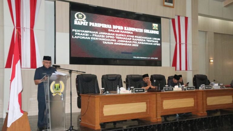 RAPAT PARIPURNA DPRD, AGENDA PENYAMPAIAN JAWABAN BUPATI ATAS PANDANGAN UMUM FRAKSI