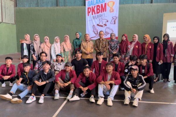 Kadisdik Kab. Sukabumi Buka Galaksi PKBM SE Wil. I di Gor Makodim 0607. WhatsApp Image 2024 06 30 at 13.00.50