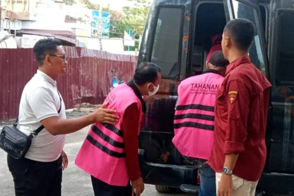Kejari Kapuas Tetapkan 4 Tersangka dalam Kasus Korupsi Proyek Pembangunan Kantor Camat Kapuas Barat 1732923181400246 0