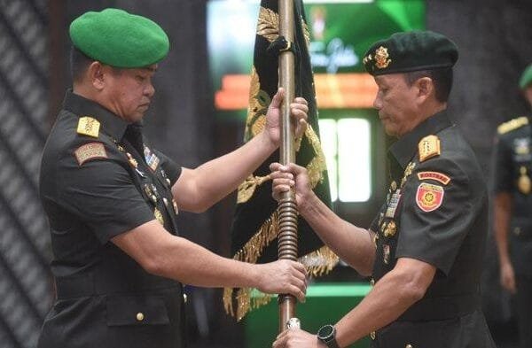 KSAD Maruli Simanjuntak Sertijab Pangkostrad