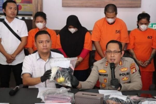 mantan kasat reskrim polres metro jaksel diamankan propam polda metro jaya ihx
