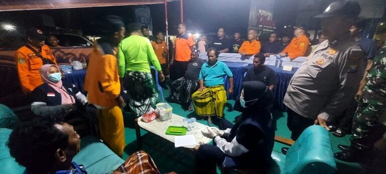 ENAM ABK KLM. SAMPURNA DITEMUKAN SELAMAT SETELAH TIGA HARI TEROMBANG-AMBING DI LAUT SUMENEP