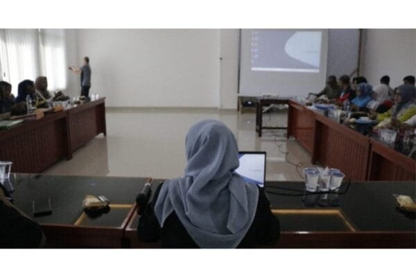 Dorong Perlindungan Usaha, DPMPTSPP Belitung Gencarkan Sosialisasi Hak Paten bagi Pelaku IKM WhatsApp Image 2025 04 25 at 21.18.19 db9b9d8c