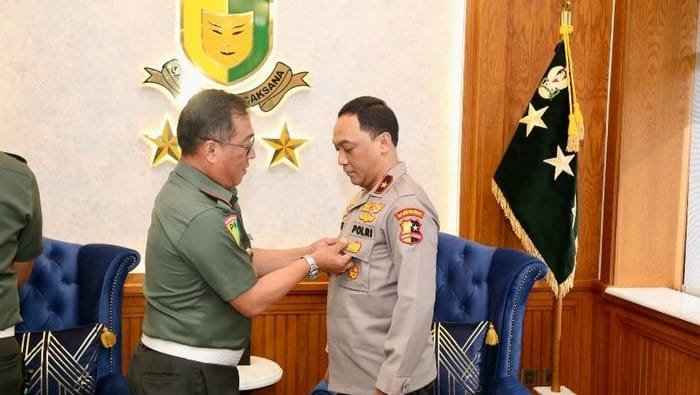 brigjen eko mendapatkan pin kehormatan dari puspomad 1745986454059 169