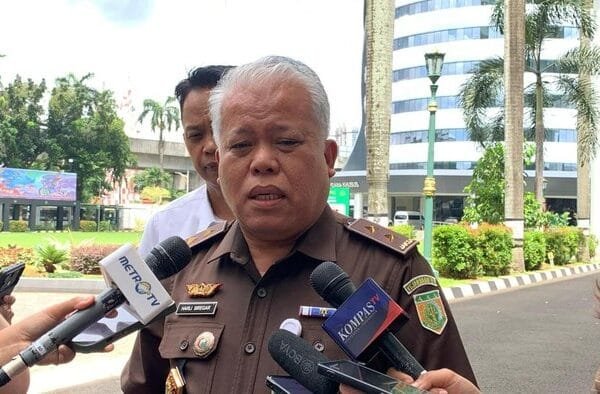 Kejagung Periksa Dua Istri Hakim Agam: Telusuri Jejak Dana Suap Vonis Lepas Kasus Migor kapuspenkum kejagung harli rumondangdetikcom 1745404531275 169