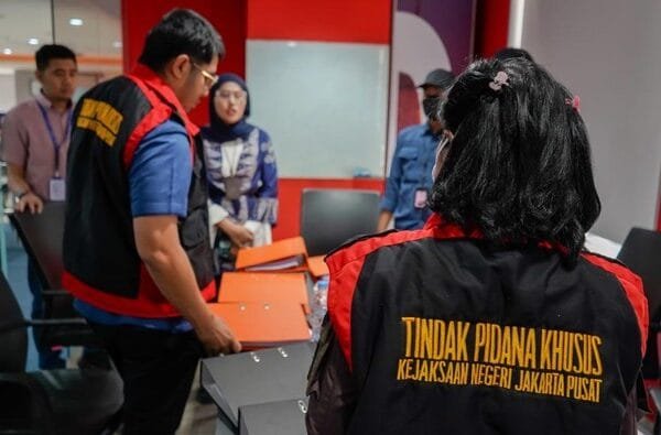 penggeledahan di salah satu lokasi terkait kasus korupsi proyek pusat data nasional 1745545041380 169