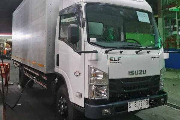 truk elf nrm yang dibeli tunai oleh pengusaha mojokerto tapi ditarik debt collector di jakarta 1745561689432 43