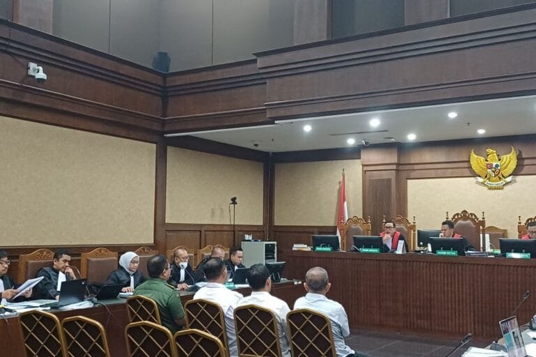 Sidang Kasus Korupsi Gula: Tom Lembong Disidangkan, TNI hingga Purnawirawan Jenderal Polri Jadi Saksi