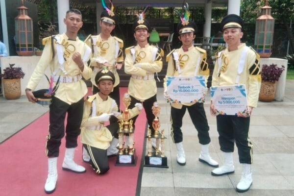 Pimpin Peleton di Barak Militer, Mark Stevi Hadulu Raih Dua Penghargaan dan Hadiah Rp 20 Juta 682c4b52a2f1b