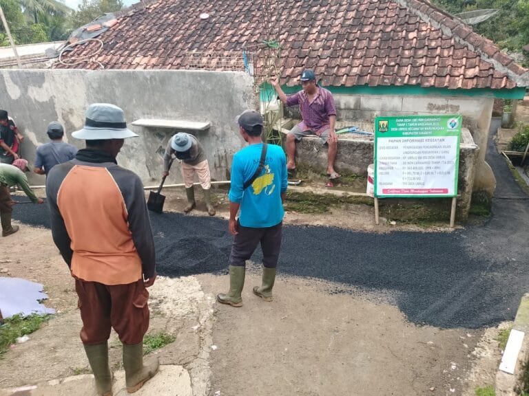 Pemdes Ubrug Realisasikan Pengaspalan Jalan Lingkungan di RW 06, Dorong Akses Ekonomi Warga