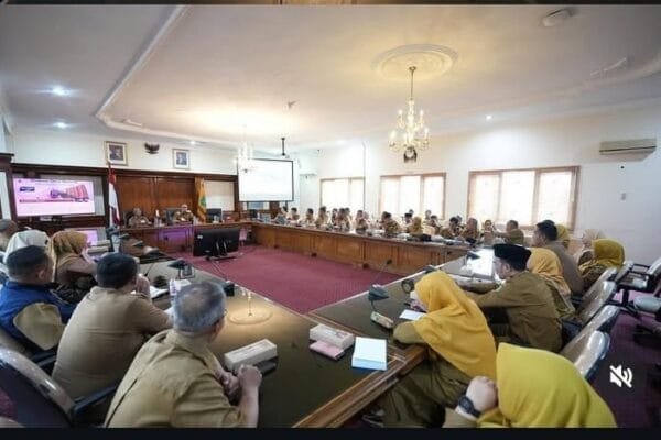 Walikota Sukabumi Tekankan Tiga Program Strategis untuk Wujudkan Kota Sukabumi Bercahaya WhatsApp Image 2025 05 26 at 21.21.51 bef0c6d7