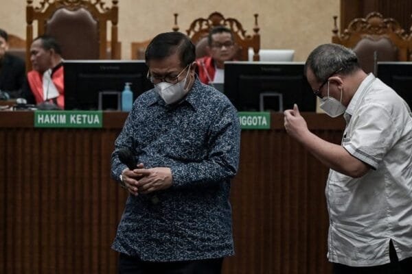 antarafoto sidang putusan hakim pn surabaya nonaktif 1746710149 ratio 16x9 1