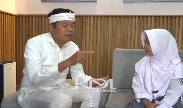Kisah Inspiratif Nera, Siswi Penyeberang Sungai Citarum, Buat Gubernur Jabar Perintahkan Pembangunan Jembatan gubernur jawa barat nera 628340740