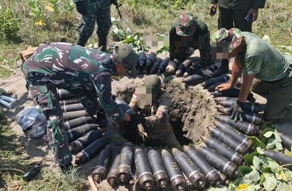 penampakan amunisi sebelum ledakan di garut 1747045785372 169