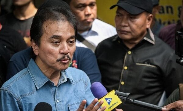 roy suryo diperiksa terkait kasus tudingan ijazah palsu jokowi 1747296660878 169