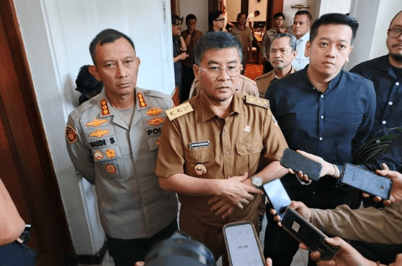 Wagub Jabar Sindir Sekda yang Jarang Hadir: “Kamana Wae Sekda?” Screenshot 2025 06 20 085607