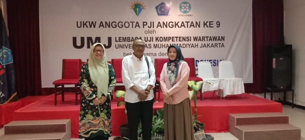 18 Jurnalis Lulus UKW di Indramayu, PJI Kompeten Saja Tidak Cukup, Harus Rendah Hati 2 WhatsApp Image 2025 06 02 at 00.15.02 1ff17b6b 2