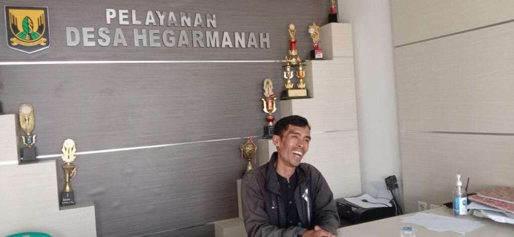Ketua BUMDes Baru Hanya Terima Laptop, Warga Pertanyakan Pengawasan Camat Cicantayan 2 WhatsApp Image 2025 06 13 at 12.53.09 1dd1ddf9