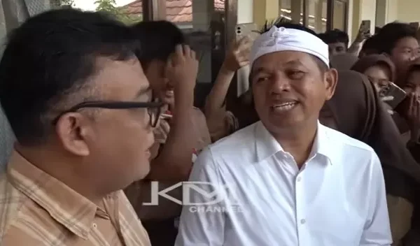 Gubernur Jabar Dedi Mulyadi: Jika Tak Ada Kegiatan, Siswa Lebih Baik Diliburkan Saja gubernur jawa barat dedi mulyadi liburkan sekolah 641064633