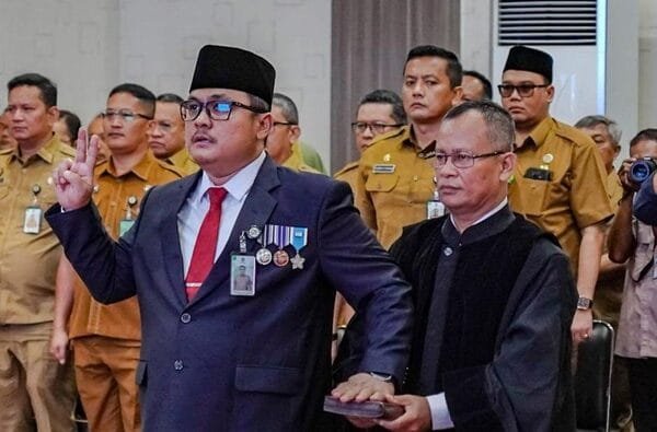 topan ginting saat diambil sumpah jabatan sebagai pj sekda kota medan dok diskominfo medan 169