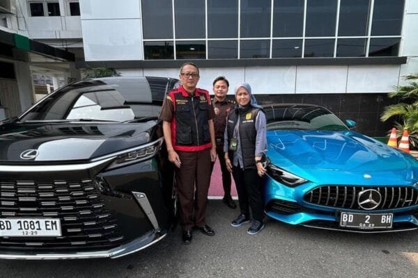 Rugikan Negara Rp 500 Miliar, Kejati Bengkulu Sita Rumah dan Mobil Mewah Bos Tambang Batu Bara 68822f4c22b73