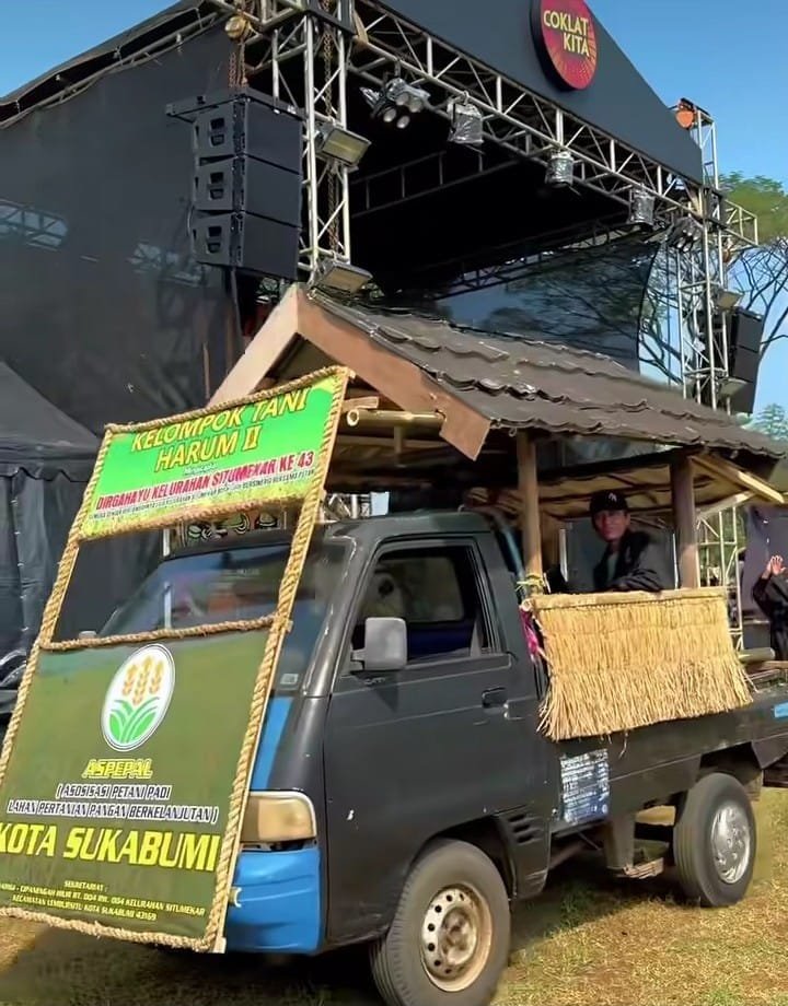 Kelurahan Situmekar Tampilkan Kekayaan Budaya Lokal di Karnaval HUT ke-43, Wakil Wali Kota Sukabumi Hadir Meriahkan Acara 2 WhatsApp Image 2025 07 12 at 19.44.30 1a2b8100