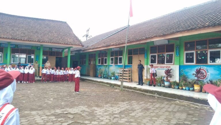 Tahun Ajaran Baru, Semangat Baru SDN 2 Purabaya Sambut Peserta Didik Baru dengan Antusiasme Tinggi.