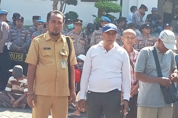 PT Garam (Persero) Kalianget Kembali Didemo Masyarakat yang Tergabung dalam Yayasan Tanah Leluhur (YTL) Terkait Konflik Lahan Blok 106 dan 107 WhatsApp Image 2025 07 21 at 20.14.15 0b248b0c