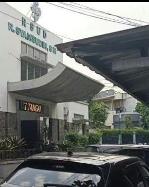 Pasien Jatuh dari Balkon Lantai 3 RSUD R. Syamsudin S.H, Pihak Rumah Sakit Ambil Langkah Tanggap dan Minta Maaf kepada Keluarga WhatsApp Image 2025 07 24 at 16.39.44 499dec86