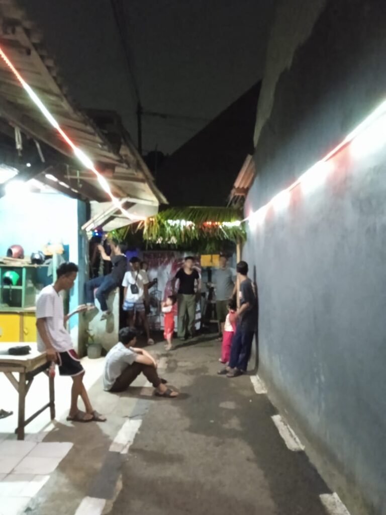 Heboh di Kampung Pitara! Warga RT 04 RW 07 Depok Kompak "Sulap" Lingkungan Jadi Merah Putih Jelang HUT RI ke-80 4 WhatsApp Image 2025 07 28 at 06.00.00 703f23d9