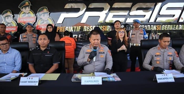 polisi tangkap dua wanita penipu penjualan kontrakan fiktif di bekasi polisi mengungkap awal mula kasus yang merugikan korban 1753434434452 169