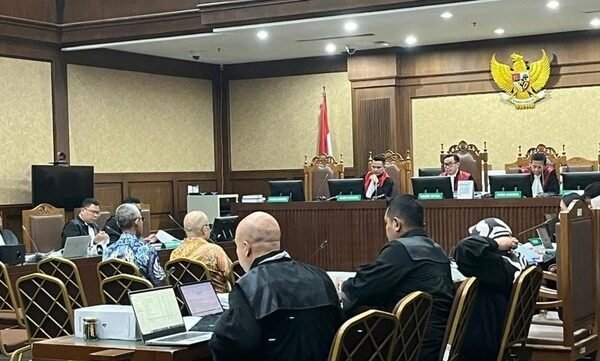 WA ‘Mr K’ Dibuka di Sidang, Eks Dirut Taspen Iqbal Latanro Ngaku Serba Salah Menjawab sidang kasus investasi fiktif pt taspen 1753698430529 169