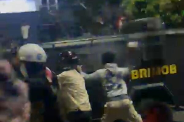 Tragis, Affan Kurniawan Ojol Penopang Keluarga Tewas Dilindas Rantis Brimob 68b09d1a5aabb