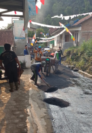 Pemdes Tarisi Realisasikan ADD 2025 untuk Pengaspalan Jalan Penghubung Antar-Kampung 2 Screenshot 2025 08 23 115018