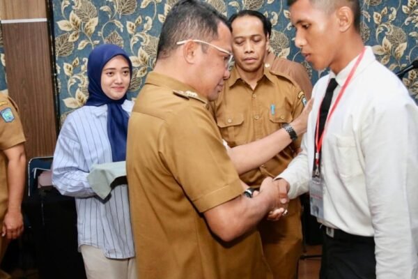 Wabup Belitung Buka Pelatihan Paskibraka 2025: Cetak Generasi Tangguh dan Nasionalis WhatsApp Image 2025 08 05 at 10.15.20 0ef27b92