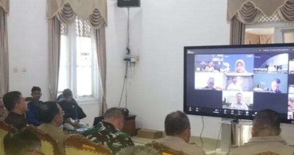 Sekda Sukabumi Ikuti Rakor Virtual Bersama Mendagri, Bahas Inflasi hingga Pengentasan Kemiskinan WhatsApp Image 2025 09 08 at 14.59.03 da0cb39b