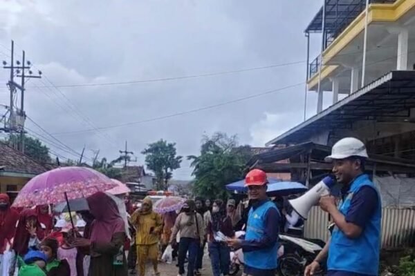 Sambut Hari Pelanggan Nasional dengan Program Spesial “KALCER” dari PLN ULP Kepulauan Kangean WhatsApp Image 2025 09 09 at 11.37.47 11a43722