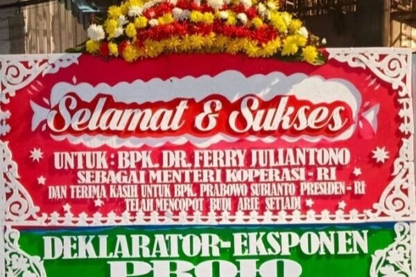 Reshuffle Kabinet, Presiden Prabowo Lantik Ferry Juliantono sebagai Menteri Koperasi Gantikan Budi Arie Setiadi WhatsApp Image 2025 09 09 at 22.34.15 2a0bfec3