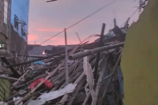 Ledakan Dahsyat Guncang Pamulang, Tiga Rumah Hancur dan Tujuh Warga Luka-Luka WhatsApp Image 2025 09 12 at 13.35.58 064e8f04