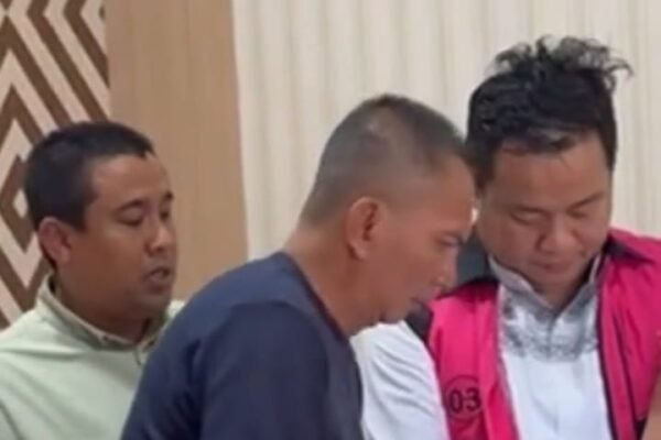 Kejari Kota Sukabumi Tangkap Mantan Kepala Cabang Bank BUMN, Diduga Selewengkan Dana Kredit Rp1,77 Miliar WhatsApp Image 2025 09 15 at 08.25.08 51311606