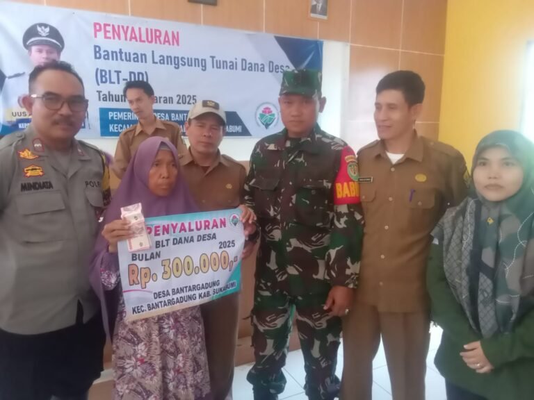 Pemdes Bantargadung Salurkan BLT Dana Desa kepada 50 KPM Selama Enam Bulan
