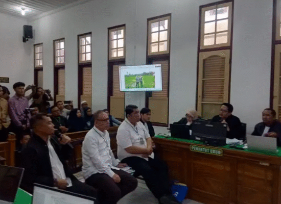 Disebut Cawe-Cawe di Kasus Suap Jalan, Eks Kapolres Tapsel Menyesal Perkenalkan Topan Ginting dengan Terdakwa Akhirun Screenshot 2025 10 03 045257