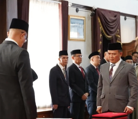 Wali Kota Sukabumi Lantik Yayan Rusyandi sebagai Direktur RSUD R. Syamsudin, SH: Dorong Penguatan Kinerja dan Tata Kelola Daerah. Screenshot 2025 10 08 213017