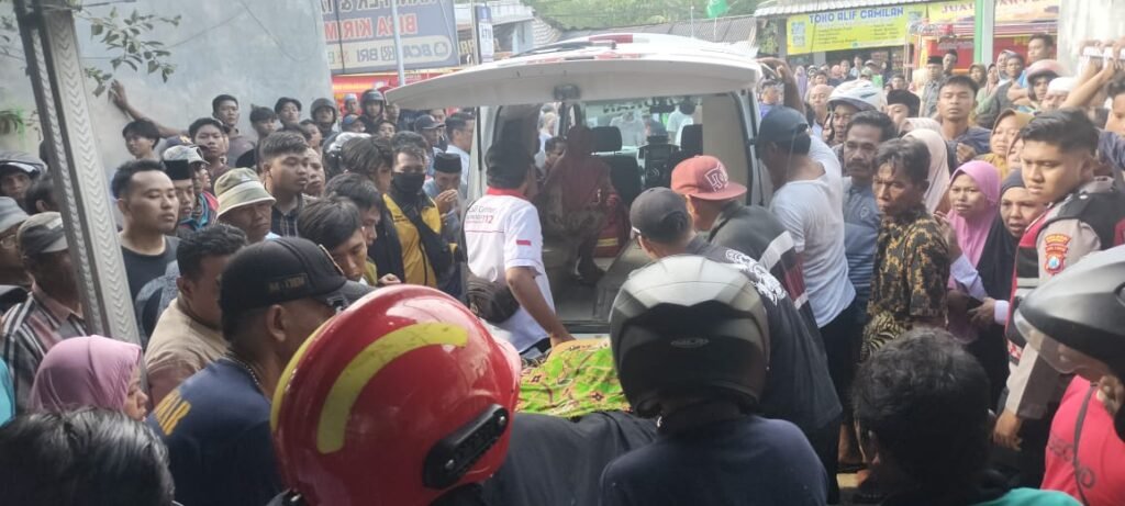 Kebakaran Toko Laundry di Pasar Jengara, Seorang Karyawati Meninggal Dunia 2 WhatsApp Image 2025 10 15 at 20.29.04 1