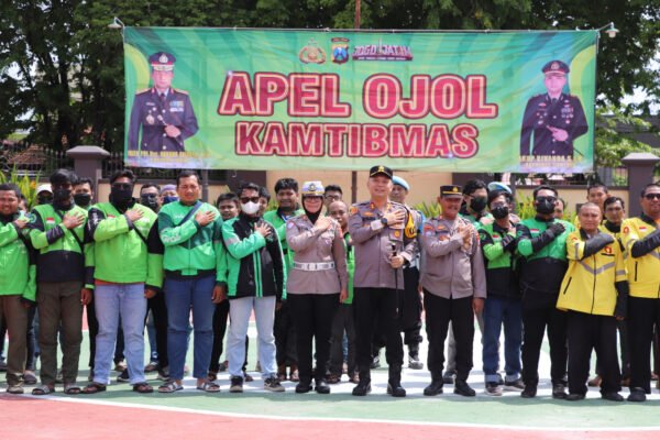 Kapolres Sumenep Ajak Komunitas Ojek Online Jadi Pelopor Kamtibmas Di Kota Keris WhatsApp Image 2025 10 24 at 14.11.58 dd889e24
