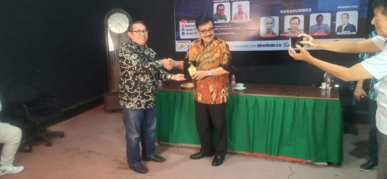 Dialog Nasional SMSI Songsong HPN 2026: “Media Baru vs UU ITE”.