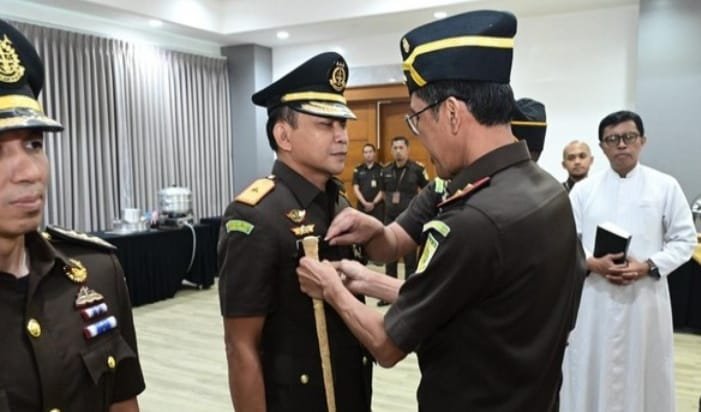 Kejati Jabar Lantik 16 Kajari dan 9 Pejabat Baru, Kajati Hermon Dekristo Tekankan Integritas dan Tanggung Jawab 4 WhatsApp Image 2025 10 29 at 13.44.21