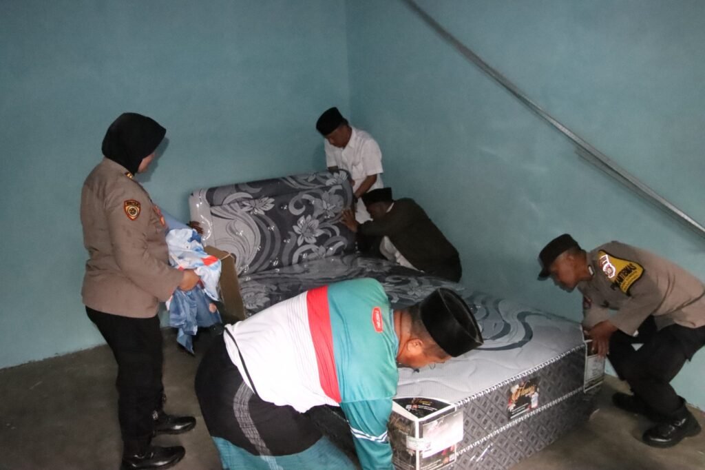 Kapolres Sumenep wujudkan Rumah Layak Huni Untuk Warga Kurang Mampu Menjadi Nyata. 2 WhatsApp Image 2025 10 29 at 18.19.13